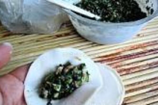 荠菜猪肉水饺的做法图解8