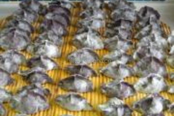 西芹猪肉紫米水饺的做法图解14
