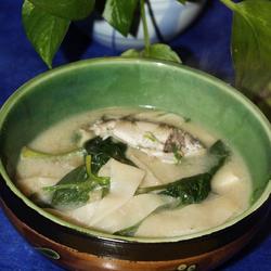 鲫鱼豆腐面片儿汤的做法[图]
