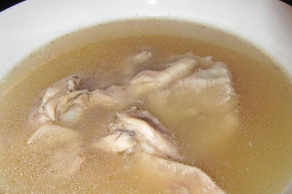 鸡骨草煲鸡汤