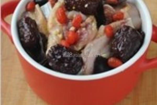 黑枣酒蒸鸡的做法图解1