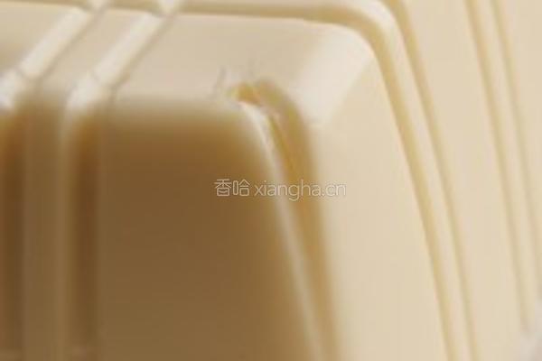 橄榄油剁椒拌豆腐的做法图解2