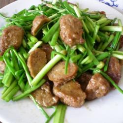 蒜苗溜圆子的做法[图]