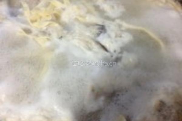 藕丁香菇肉丸汤的做法图解5