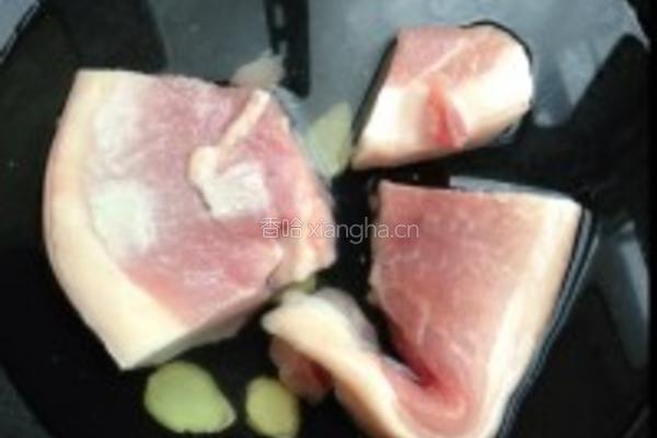 芹菜小炒肉的做法图解1