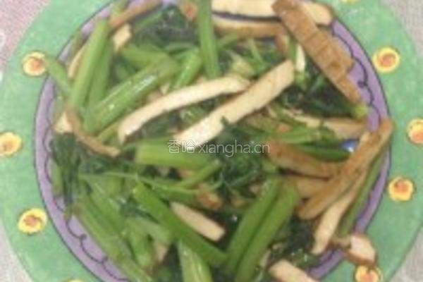 家常菜芹菜炒香干的做法图解2