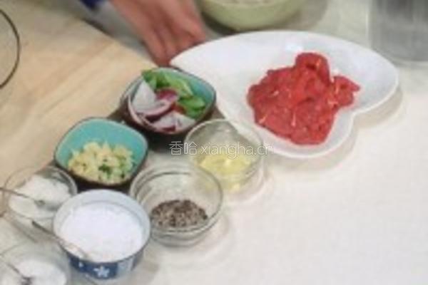 萝卜酥肉煲的做法图解2