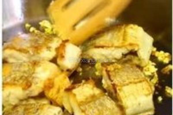 干煎盐酥带鱼的做法图解4