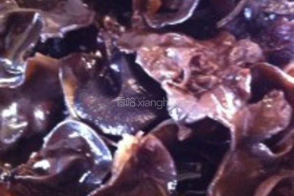 培根炒黄豆芽蒜苗的做法图解2