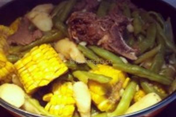 玉米山药芸豆炖排骨的做法图解1