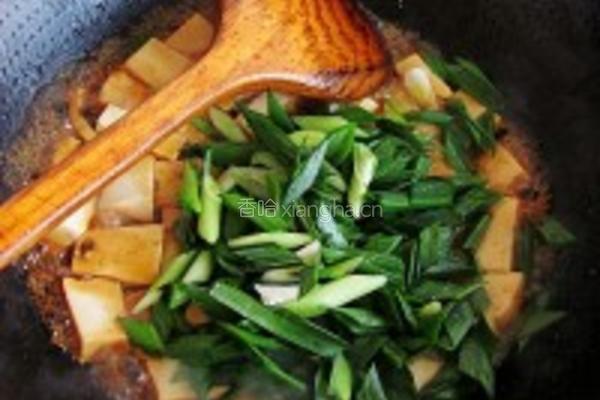 蒜苗烧豆腐的做法图解7