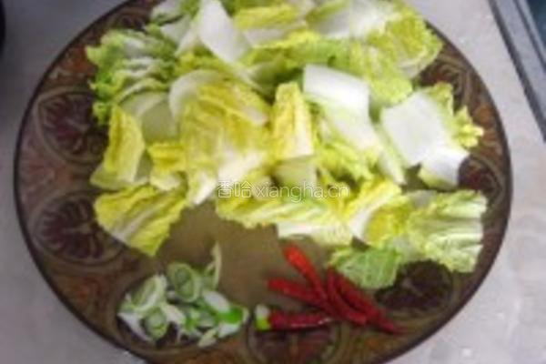 醋溜娃娃菜的做法图解1