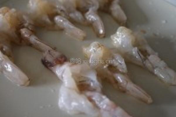虾仁清炒荷兰豆的做法图解1