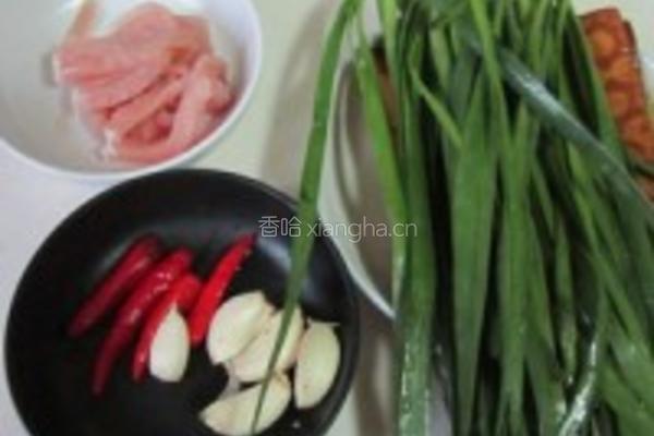 韭菜香干炒肉丝的做法图解1