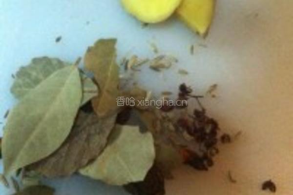川香土豆烧排骨的做法图解1