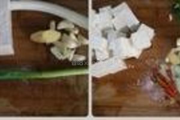 红烧鳊鱼炖豆腐的做法图解2