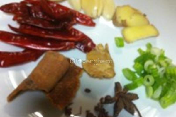 香辣土豆烧排骨的做法图解1