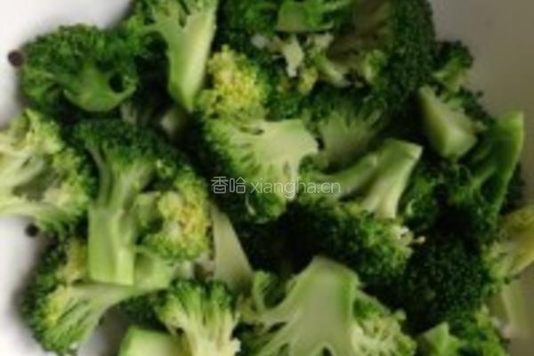 上汤竹荪西兰花的做法图解1