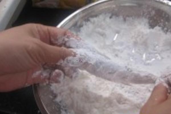 酥炸多春鱼的做法图解4