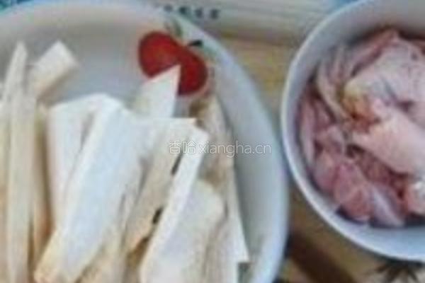 鸡腿菇烧鸡腿的做法图解1