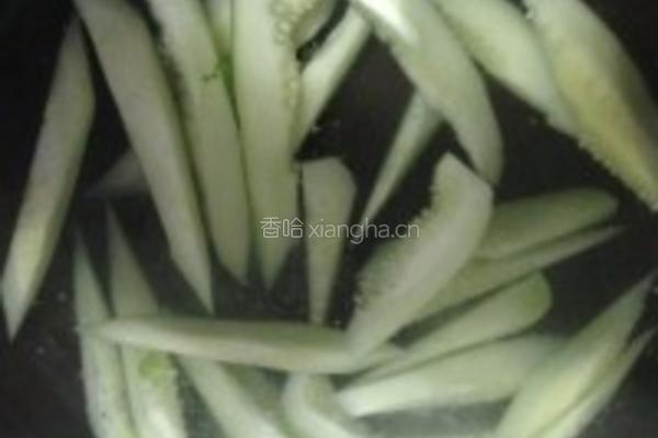 黄瓜鱼丸汤的做法图解2