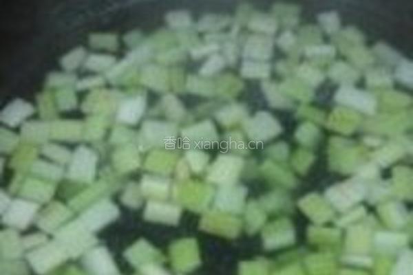 榨菜干子牛肉丁的做法图解3