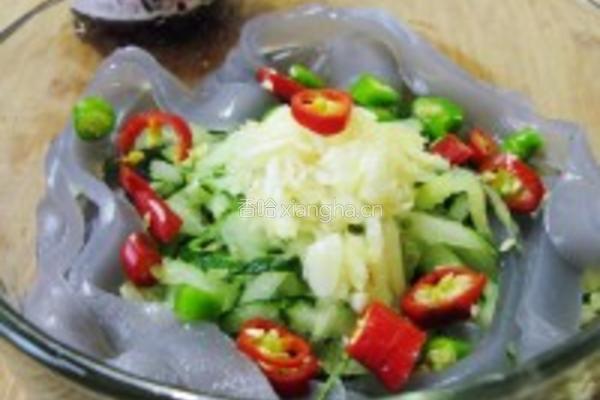 香菇酱拌乌鱼花凉粉的做法图解5