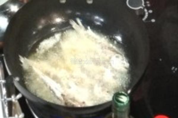 酸辣小黄花鱼的做法图解3