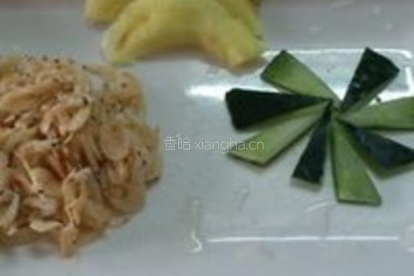 黄花菜炒冬瓜的做法图解3