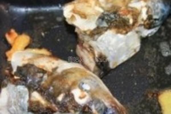 天麻鱼头汤的做法图解3