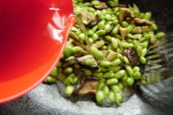 毛豆榨菜炒香菇的做法图解6