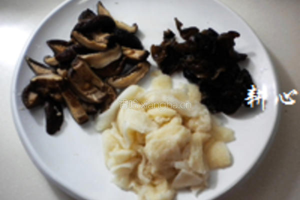 竹荪鸡肉煲的做法图解5