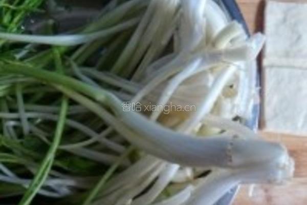 水芹菜炒豆干的做法图解1