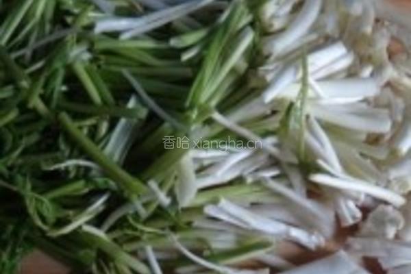 水芹菜炒豆干的做法图解3