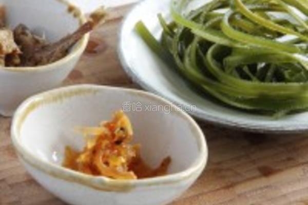 海带煮小鱼干的做法图解1
