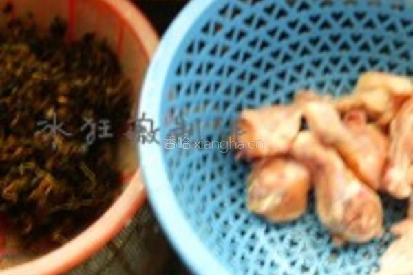 金花茶干烧鸡翅根的做法图解1