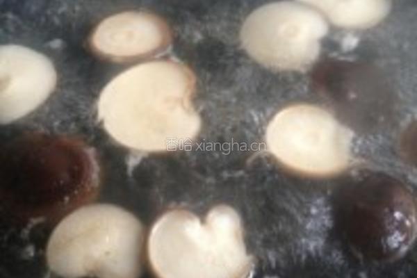 香菇豌豆尖的做法图解1