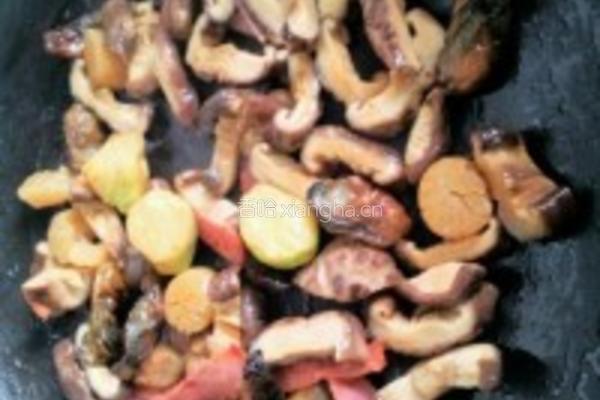 瑶柱蚝豉焖冬菇的做法图解6