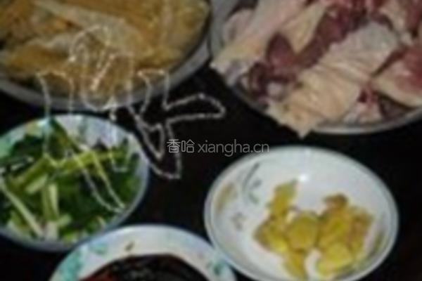 腐竹焖鸭腿的做法图解1