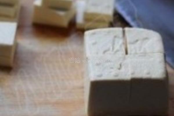 糖醋脆皮豆腐的做法图解1