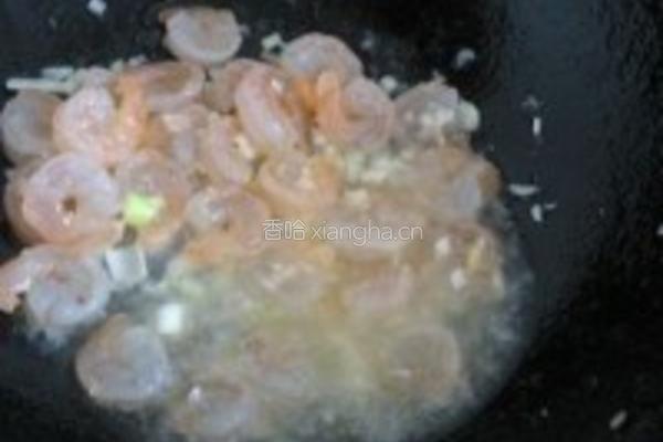 虾仁烩香菇的做法图解2