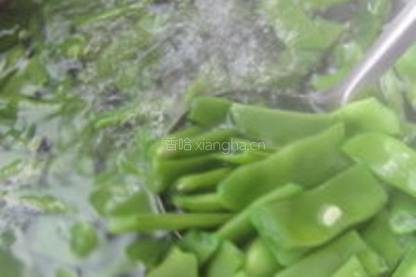 扁豆小炒肉的做法图解1
