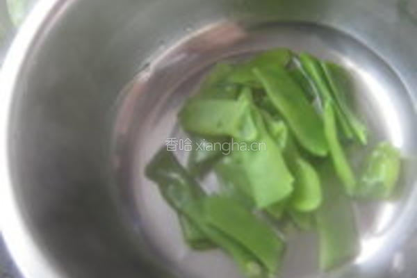 扁豆小炒肉的做法图解2