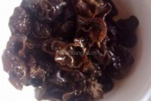 木耳肉片炒佛手的做法图解3