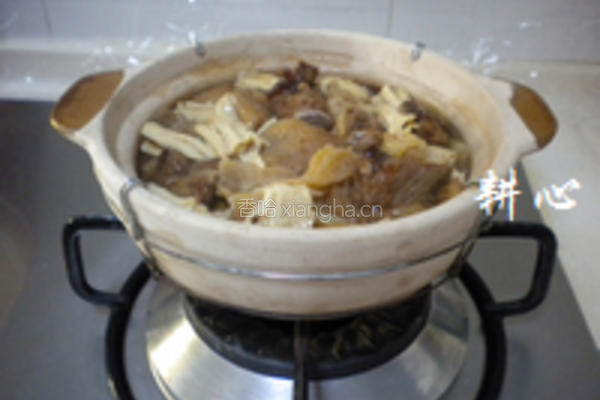 竹荪腐竹排骨煲的做法图解12