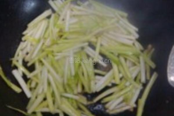黄鳝炒韭黄的做法图解3