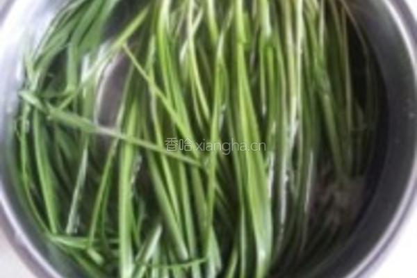 豆芽干豆腐丝炒韭菜的做法图解3
