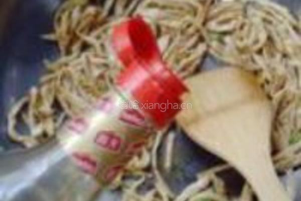 黄花菜炒鸡肉丝的做法图解10