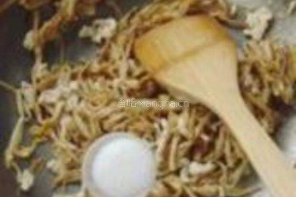 黄花菜炒鸡肉丝的做法图解13