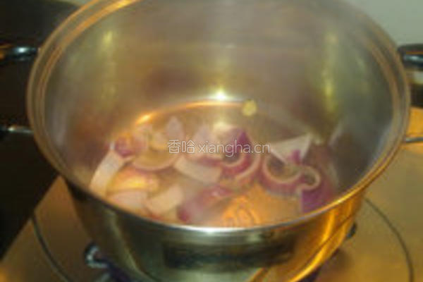 土豆红萝卜炖肉的做法图解2